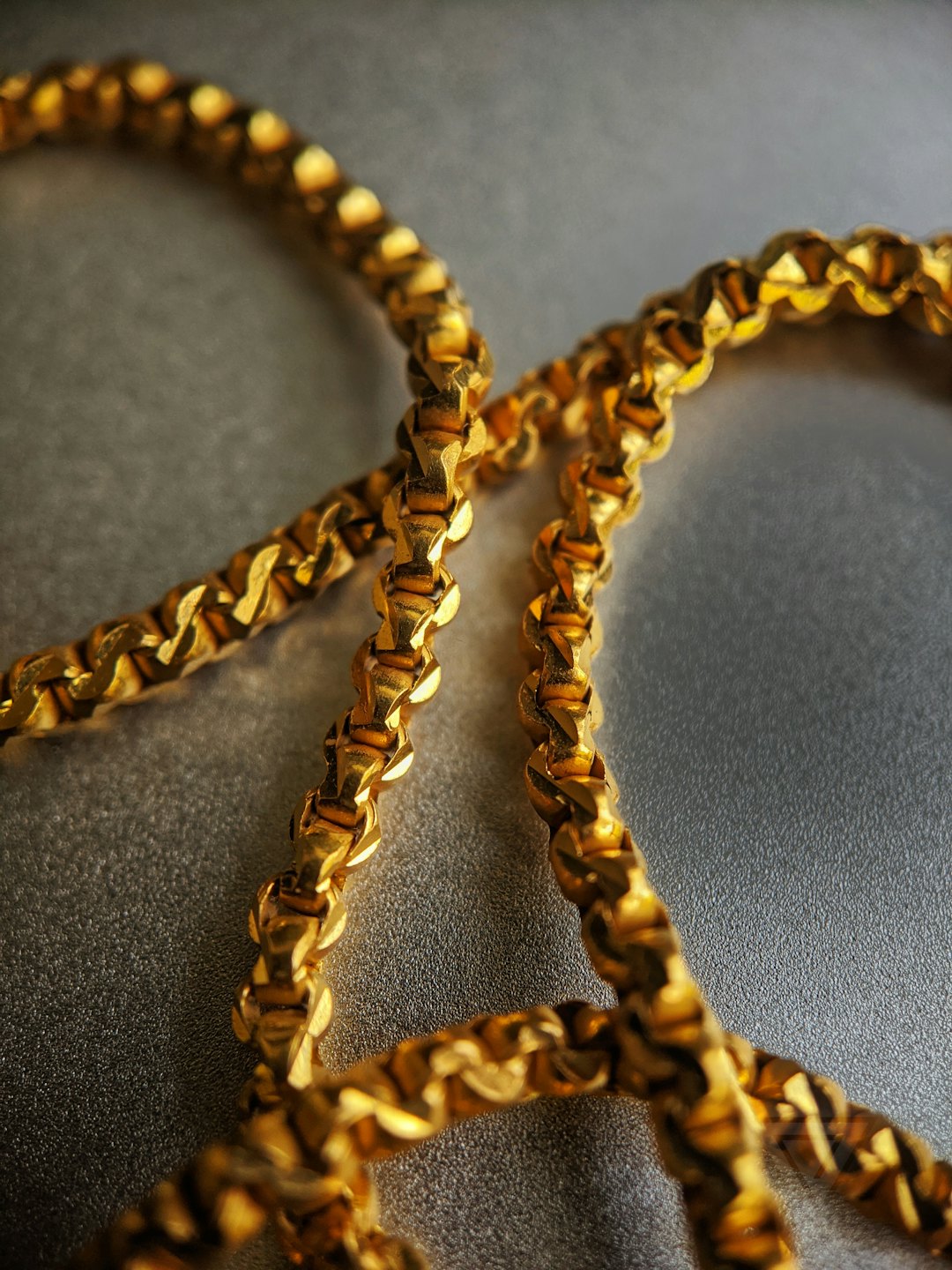 Joia de ouro 18k na venda de ouro em Taguatinga Corrente de ouro 18k em detalhe, peça da venda de ouro em Taguatinga